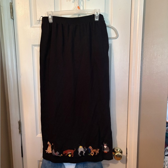 Black Skirt with Animal‎ Embroidery - Picture 1 of 3